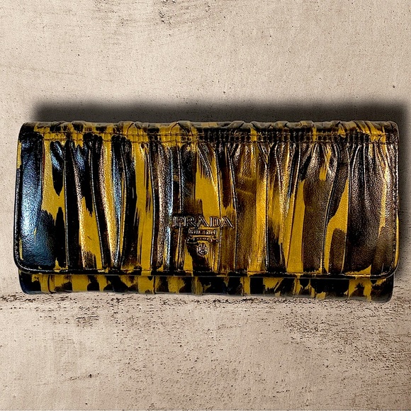 Sale‼️Prada Nappa Gaufre' Leather Wallet Button snap closure custom color - Picture 1 of 6